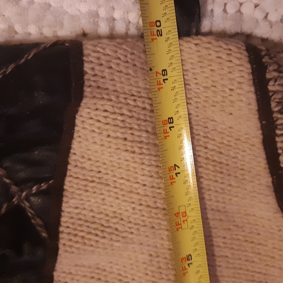 Crossing Pointe Patch Sweater - Size Sml - Picture 11 of 11